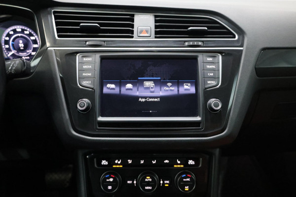 Volkswagen Tiguan 2.0 TSI 4Motion 220+PK R-LINE LED/VIRTUAL/HUD/PANO/LEER+S.VERWARMING+MEMORY/20"/360 CAM/LINE/ACC/12 MDN GARANTIE Volkswagen Tiguan 2.0 TSI 4Motion 220+PK R-LINE LED/VIRTUAL/HUD/PANO/LEER+S.VERWARMING+MEMORY/20"/360 CAM/LINE/ACC/12 MDN GARANTIE