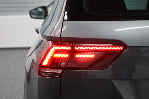 Volkswagen Tiguan 2.0 TSI 4Motion 220+PK R-LINE LED/VIRTUAL/HUD/PANO/LEER+S.VERWARMING+MEMORY/20"/360 CAM/LINE/ACC/12 MDN GARANTIE Volkswagen Tiguan 2.0 TSI 4Motion 220+PK R-LINE LED/VIRTUAL/HUD/PANO/LEER+S.VERWARMING+MEMORY/20"/360 CAM/LINE/ACC/12 MDN GARANTIE