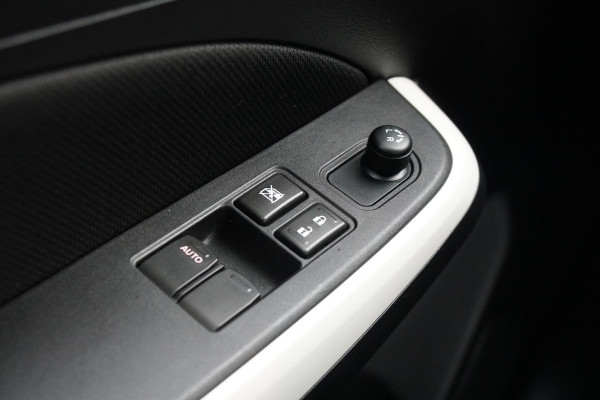 Suzuki Swift 1.2 Select Smart Hybrid + LED / CAMERA / DODEHOEKDETECTIE