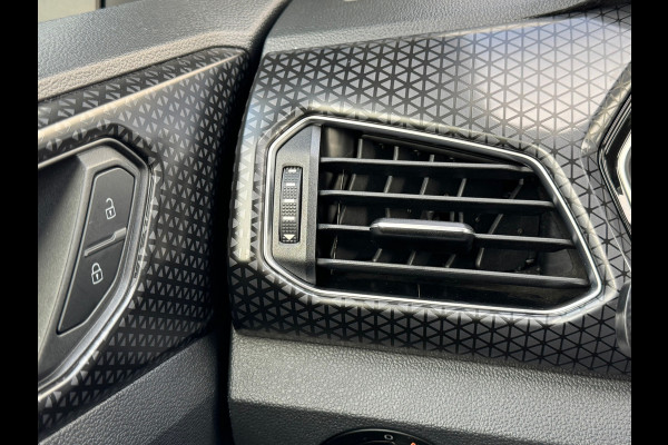 Volkswagen T-Cross 1.0 TSI Automaat Style * Virtual Cockpit * Led * Lichtmetalen Velgen
