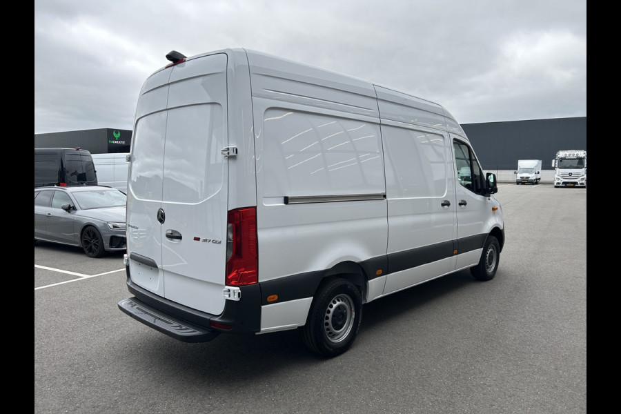 Mercedes-Benz Sprinter 317 CDI L2 H2 PRO Facelift / LED / MBUX / Navigatie / Camera / Parkeersensoren / Cruise control / Airco / 270 Graden achterdeure