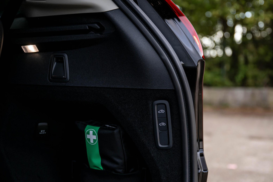 Volvo XC90 2.0 T8 Recharge AWD Ultra Bright Luchtvering Pano
