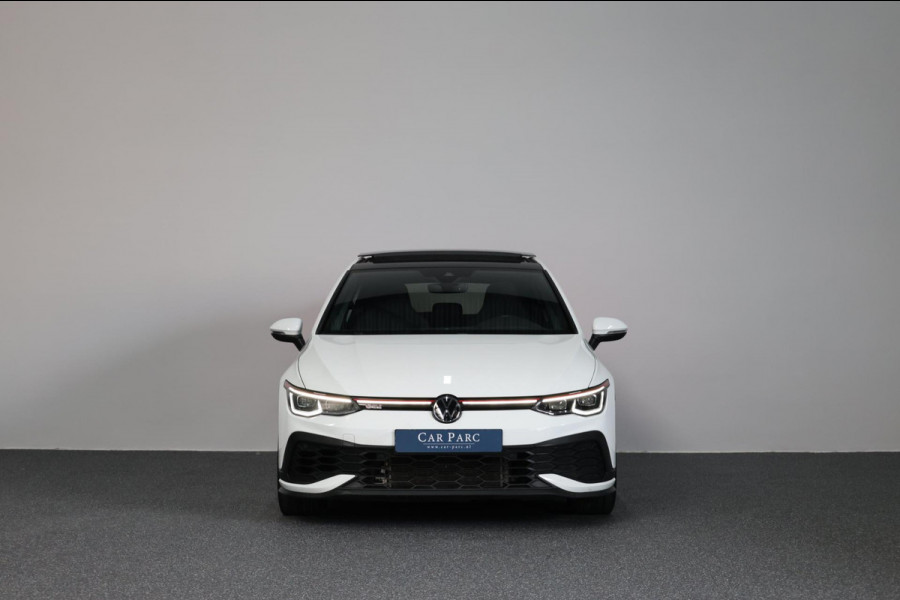 Volkswagen Golf 2.0 TSI GTI Clubsport 301+PK LED+IQ/PANO/HALF LEER+ALCANTARA+S.VERWARMING/19"/CAM/LINE/ACC/ECC/12 MND GARANTIE! Volkswagen Golf 2.0 TSI GTI Clubsport 301+PK LED+IQ/PANO/HALF LEER+ALCANTARA+S.VERWARMING/19"/CAM/LINE/ACC/ECC/12 MND GARANTIE!