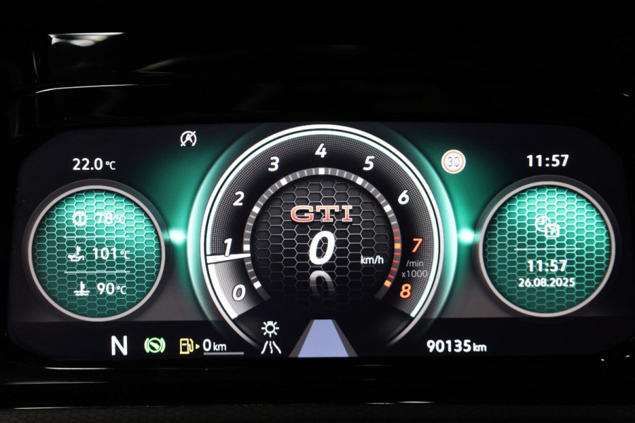 Volkswagen Golf 2.0 TSI GTI Clubsport 301+PK LED+IQ/PANO/HALF LEER+ALCANTARA+S.VERWARMING/19"/CAM/LINE/ACC/ECC/12 MND GARANTIE! Volkswagen Golf 2.0 TSI GTI Clubsport 301+PK LED+IQ/PANO/HALF LEER+ALCANTARA+S.VERWARMING/19"/CAM/LINE/ACC/ECC/12 MND GARANTIE!