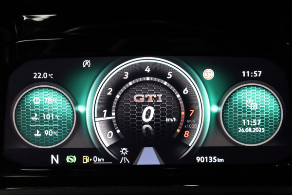 Volkswagen Golf 2.0 TSI GTI Clubsport 301+PK LED+IQ/PANO/HALF LEER+ALCANTARA+S.VERWARMING/19"/CAM/LINE/ACC/ECC/12 MND GARANTIE! Volkswagen Golf 2.0 TSI GTI Clubsport 301+PK LED+IQ/PANO/HALF LEER+ALCANTARA+S.VERWARMING/19"/CAM/LINE/ACC/ECC/12 MND GARANTIE!