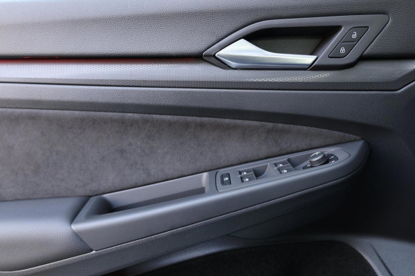 Volkswagen Golf 2.0 TSI GTI Clubsport 301+PK LED+IQ/PANO/HALF LEER+ALCANTARA+S.VERWARMING/19"/CAM/LINE/ACC/ECC/12 MND GARANTIE! Volkswagen Golf 2.0 TSI GTI Clubsport 301+PK LED+IQ/PANO/HALF LEER+ALCANTARA+S.VERWARMING/19"/CAM/LINE/ACC/ECC/12 MND GARANTIE!