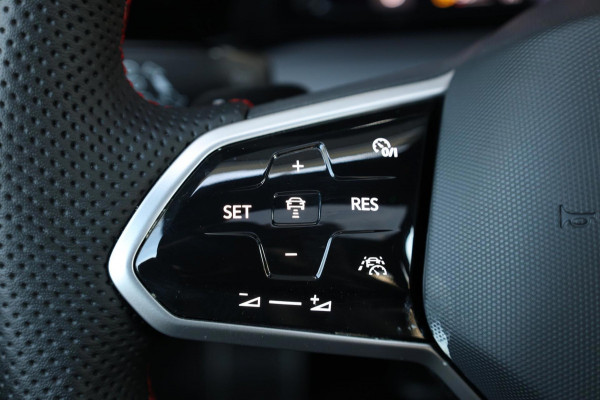 Volkswagen Golf 2.0 TSI GTI Clubsport 301+PK LED+IQ/PANO/HALF LEER+ALCANTARA+S.VERWARMING/19"/CAM/LINE/ACC/ECC/12 MND GARANTIE! Volkswagen Golf 2.0 TSI GTI Clubsport 301+PK LED+IQ/PANO/HALF LEER+ALCANTARA+S.VERWARMING/19"/CAM/LINE/ACC/ECC/12 MND GARANTIE!