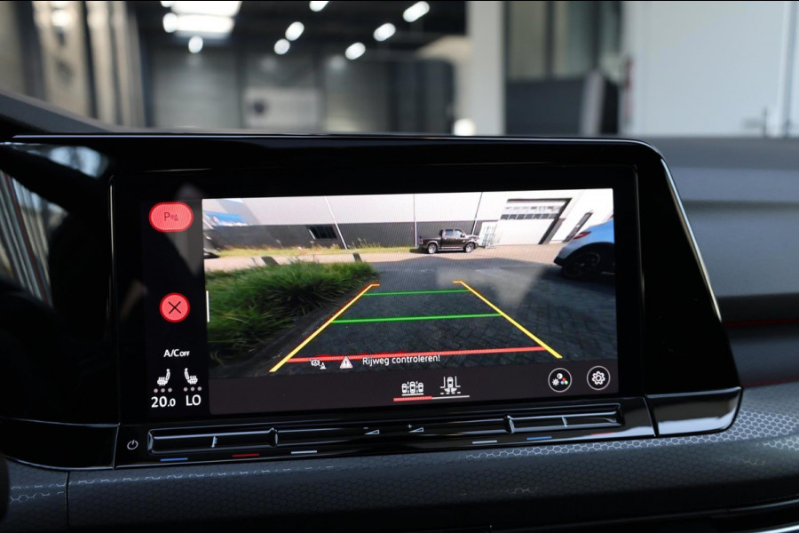 Volkswagen Golf 2.0 TSI GTI Clubsport 301+PK LED+IQ/PANO/HALF LEER+ALCANTARA+S.VERWARMING/19"/CAM/LINE/ACC/ECC/12 MND GARANTIE! Volkswagen Golf 2.0 TSI GTI Clubsport 301+PK LED+IQ/PANO/HALF LEER+ALCANTARA+S.VERWARMING/19"/CAM/LINE/ACC/ECC/12 MND GARANTIE!