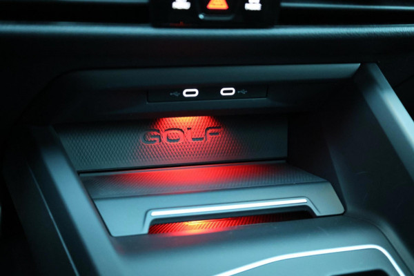 Volkswagen Golf 2.0 TSI GTI Clubsport 301+PK LED+IQ/PANO/HALF LEER+ALCANTARA+S.VERWARMING/19"/CAM/LINE/ACC/ECC/12 MND GARANTIE! Volkswagen Golf 2.0 TSI GTI Clubsport 301+PK LED+IQ/PANO/HALF LEER+ALCANTARA+S.VERWARMING/19"/CAM/LINE/ACC/ECC/12 MND GARANTIE!