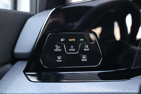 Volkswagen Golf 2.0 TSI GTI Clubsport 301+PK LED+IQ/PANO/HALF LEER+ALCANTARA+S.VERWARMING/19"/CAM/LINE/ACC/ECC/12 MND GARANTIE! Volkswagen Golf 2.0 TSI GTI Clubsport 301+PK LED+IQ/PANO/HALF LEER+ALCANTARA+S.VERWARMING/19"/CAM/LINE/ACC/ECC/12 MND GARANTIE!