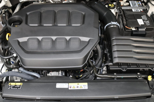 Volkswagen Golf 2.0 TSI GTI Clubsport 301+PK LED+IQ/PANO/HALF LEER+ALCANTARA+S.VERWARMING/19"/CAM/LINE/ACC/ECC/12 MND GARANTIE! Volkswagen Golf 2.0 TSI GTI Clubsport 301+PK LED+IQ/PANO/HALF LEER+ALCANTARA+S.VERWARMING/19"/CAM/LINE/ACC/ECC/12 MND GARANTIE!