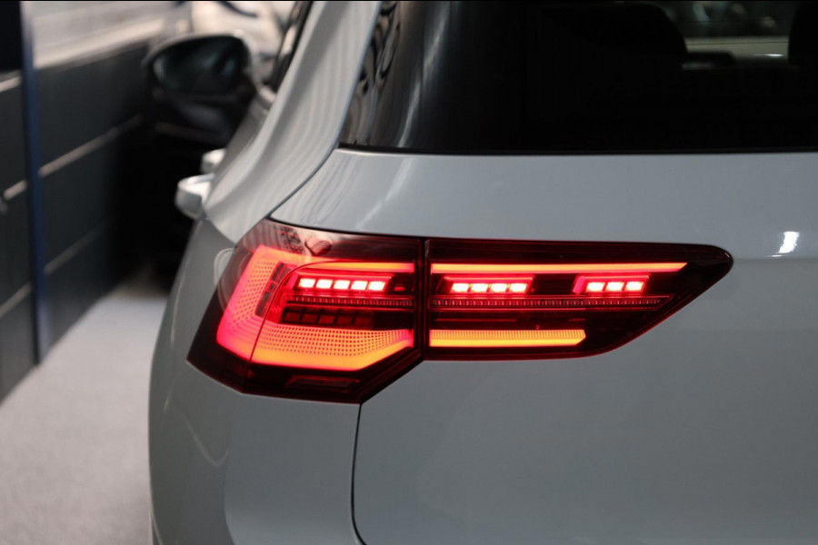 Volkswagen Golf 2.0 TSI GTI Clubsport 301+PK LED+IQ/PANO/HALF LEER+ALCANTARA+S.VERWARMING/19"/CAM/LINE/ACC/ECC/12 MND GARANTIE! Volkswagen Golf 2.0 TSI GTI Clubsport 301+PK LED+IQ/PANO/HALF LEER+ALCANTARA+S.VERWARMING/19"/CAM/LINE/ACC/ECC/12 MND GARANTIE!