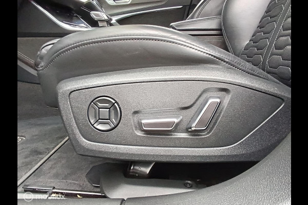 Audi A6 Avant RS 6 TFSI quattro Audi A6 Avant RS 6 TFSI quattro