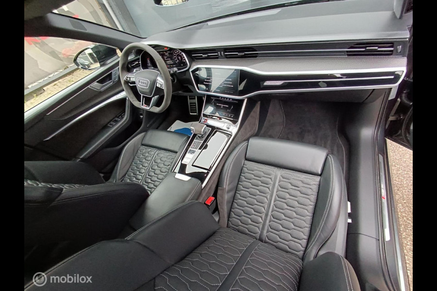 Audi A6 Avant RS 6 TFSI quattro Audi A6 Avant RS 6 TFSI quattro