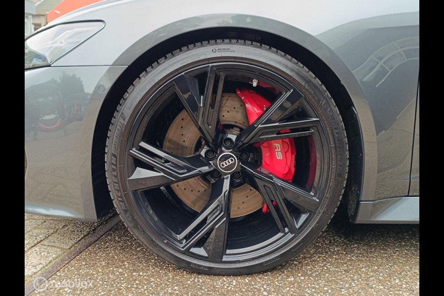 Audi A6 Avant RS 6 TFSI quattro Audi A6 Avant RS 6 TFSI quattro