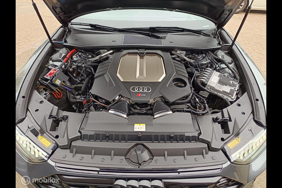 Audi A6 Avant RS 6 TFSI quattro Audi A6 Avant RS 6 TFSI quattro