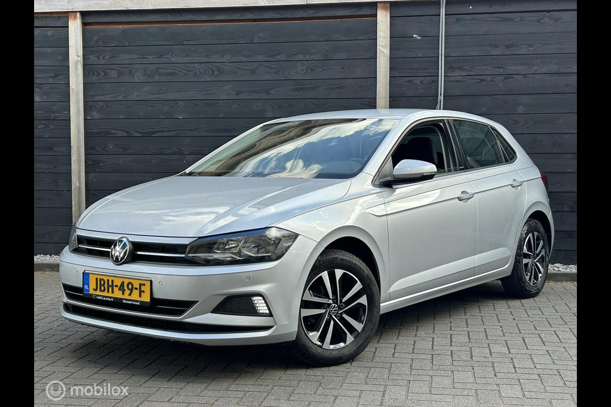 Volkswagen Polo 1.0 TSI 95 PK United FM nav / carplay / LM / 52.107 KM 1e eig. Volkswagen Polo 1.0 TSI 95 PK United FM nav / carplay / LM / 52.107 KM 1e eig.