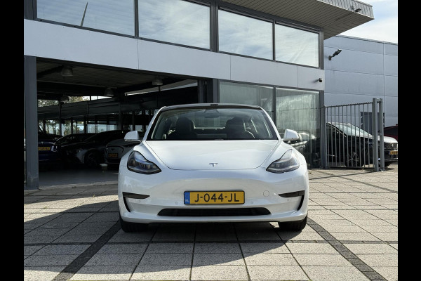Tesla Model 3 Range Plus | Trekhaak | Autopilot | Panorama | Leder |