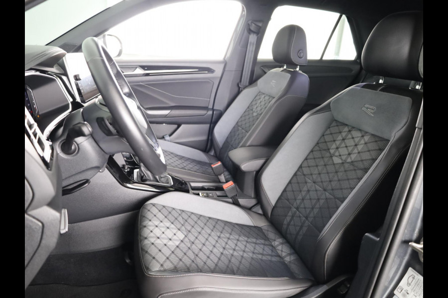 Volkswagen T-Roc 1.5 TSI R-Line 150 pk Automaat (DSG) | Verlengde garantie | Navigatie | Trekhaak (afneembaar) | Parkeersensoren (Park assist) | Achteruitrijcamera | R-Line |