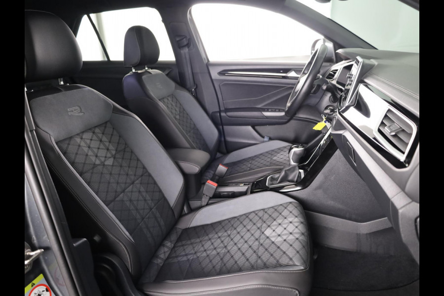 Volkswagen T-Roc 1.5 TSI R-Line 150 pk Automaat (DSG) | Verlengde garantie | Navigatie | Trekhaak (afneembaar) | Parkeersensoren (Park assist) | Achteruitrijcamera | R-Line |