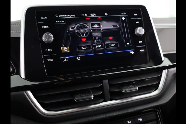 Volkswagen T-Roc 1.5 TSI R-Line 150 pk Automaat (DSG) | Verlengde garantie | Navigatie | Trekhaak (afneembaar) | Parkeersensoren (Park assist) | Achteruitrijcamera | R-Line |