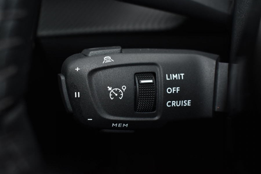 Peugeot 208 1.2 PureTech 100 PK Allure | Carplay | Panodak | Camera | Incl. garantie