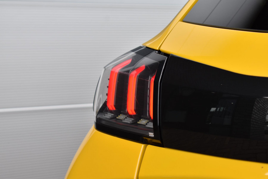 Peugeot 208 1.2 PureTech 100 PK Allure | Carplay | Panodak | Camera | Incl. garantie