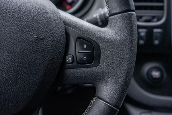 Renault Trafic Passenger **1.6dCi 9-Pers L2H1 | Incl. BPM, BTW vrij | R-Link | Navi | Airco | Cruise | PDC | MF Stuur | Start / Stop** Renault Trafic Passenger **1.6dCi 9-Pers L2H1 | Incl. BPM, BTW vrij | R-Link | Navi | Airco | Cruise | PDC | MF Stuur | Start / Stop**