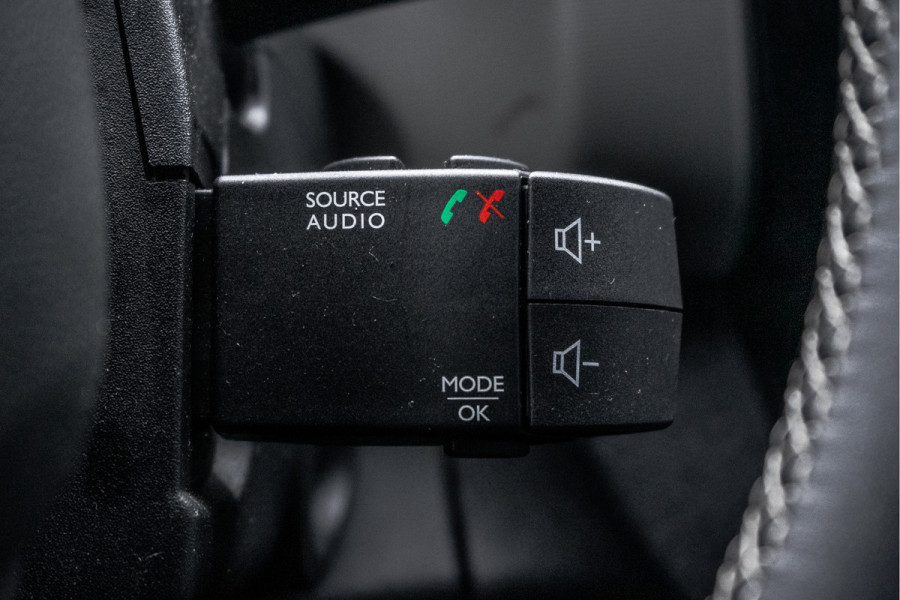 Renault Trafic Passenger **1.6dCi 9-Pers L2H1 | Incl. BPM, BTW vrij | R-Link | Navi | Airco | Cruise | PDC | MF Stuur | Start / Stop** Renault Trafic Passenger **1.6dCi 9-Pers L2H1 | Incl. BPM, BTW vrij | R-Link | Navi | Airco | Cruise | PDC | MF Stuur | Start / Stop**