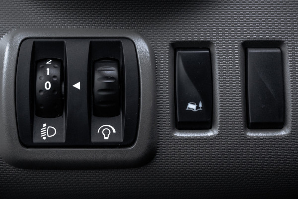 Renault Trafic Passenger **1.6dCi 9-Pers L2H1 | Incl. BPM, BTW vrij | R-Link | Navi | Airco | Cruise | PDC | MF Stuur | Start / Stop** Renault Trafic Passenger **1.6dCi 9-Pers L2H1 | Incl. BPM, BTW vrij | R-Link | Navi | Airco | Cruise | PDC | MF Stuur | Start / Stop**