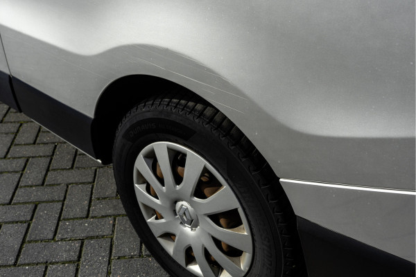 Renault Trafic Passenger **1.6dCi 9-Pers L2H1 | Incl. BPM, BTW vrij | R-Link | Navi | Airco | Cruise | PDC | MF Stuur | Start / Stop** Renault Trafic Passenger **1.6dCi 9-Pers L2H1 | Incl. BPM, BTW vrij | R-Link | Navi | Airco | Cruise | PDC | MF Stuur | Start / Stop**