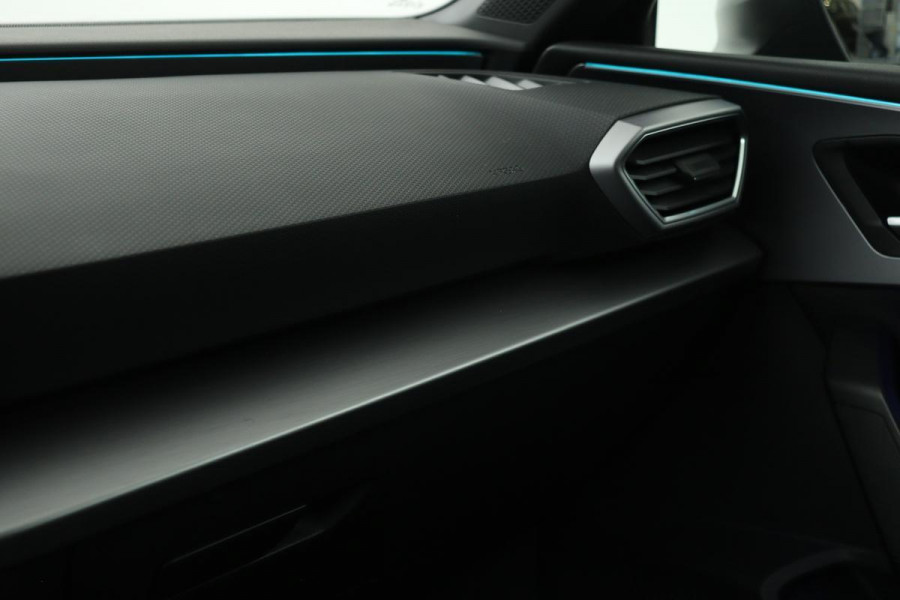 Seat Leon 1.5 eTSI FR Launch Edition | Carplay | Stoel & stuurverwarming | Camera | Adaptive cruise | Navigatie | Keyless | Full LED | Sportstoelen