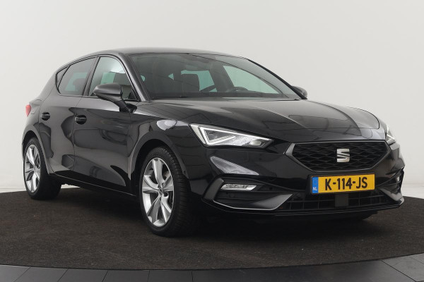 Seat Leon 1.5 eTSI FR Launch Edition | Carplay | Stoel & stuurverwarming | Camera | Adaptive cruise | Navigatie | Keyless | Full LED | Sportstoelen