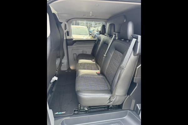 Ford Transit Custom 320 2.5 PHEV L2H1 MS-RT DC 233pk | | Dubbele Cabine | Dubbele zijschuifdeur | Inklapbare trekhaak | Navigatie systeem | Adaptieve LED koplampen met verblindingsvrij grootlicht | Bekleding zijwand en achterdeuren (volledig)