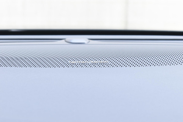Volvo V60 T6 350PK Automaat Plus Dark / Navigatie / 360 Camera / Harman Kardon / Stuur & Stoelverwarming / LM Velgen / Trekhaak