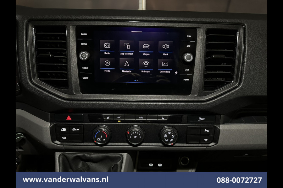 Volkswagen Crafter 2.0 TDI 141pk L3H3 L2H2 Euro6 Airco | Camera | Navigatie | Android Auto | Stoelverwarming Parkeersensoren, Bijrijdersbank, 3000kg trekvermogen, zilver Volkswagen Crafter 2.0 TDI 141pk L3H3 L2H2 Euro6 Airco | Camera | Navigatie | Android Auto | Stoelverwarming Parkeersensoren, Bijrijdersbank, 3000kg trekvermogen, zilver