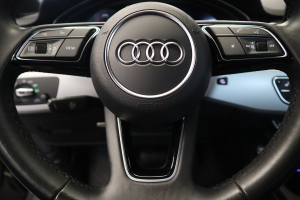 Audi A5 Cabriolet 40 TFSI quattro S edition Cruise/Climate 19''LM Navi Elektrische stoelen 204PK