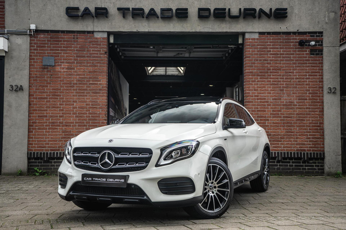 Mercedes-Benz GLA 220 4MATIC AMG Line Pano / Camera / Keyless Mercedes-Benz GLA 220 4MATIC AMG Line Pano / Camera / Keyless