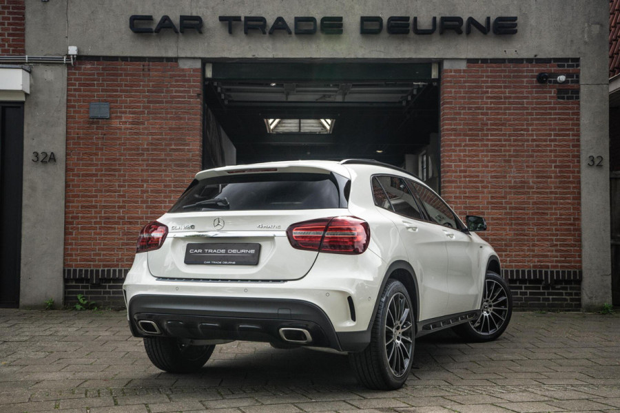 Mercedes-Benz GLA 220 4MATIC AMG Line Pano / Camera / Keyless