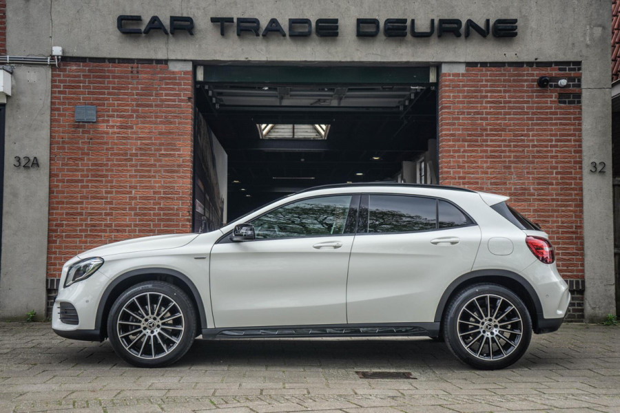 Mercedes-Benz GLA 220 4MATIC AMG Line Pano / Camera / Keyless