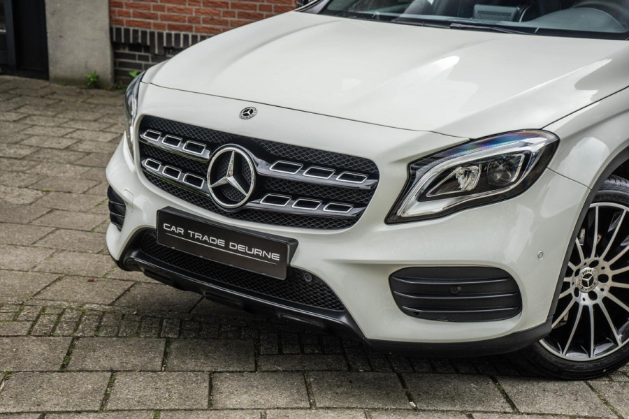 Mercedes-Benz GLA 220 4MATIC AMG Line Pano / Camera / Keyless