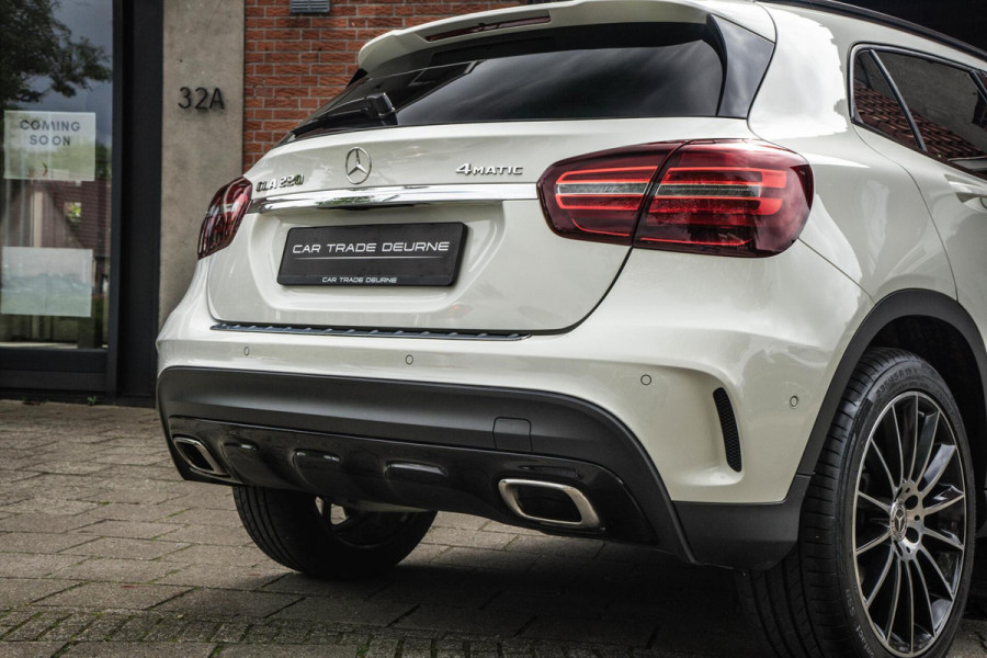 Mercedes-Benz GLA 220 4MATIC AMG Line Pano / Camera / Keyless