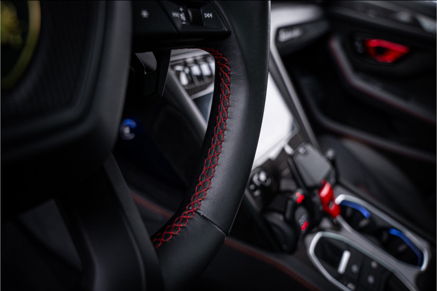Lamborghini Urus 4.0 V8 Performante - Panorama | Full Carbon | Akrapovic | B&O Advanced | Massage