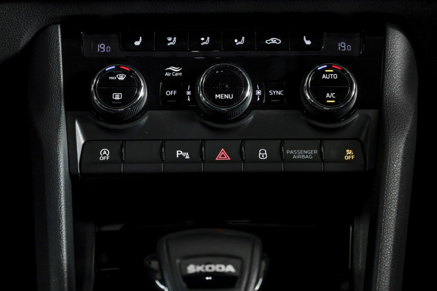 Škoda Karoq 1.5 TSI ACT 150 PK Business Edition - Automaat | Dig. Cockpit | Cruise | Stoel-+Stuurverw. | PDC | Camera | App. Connect | ECC | LED | LM 17" | 1944