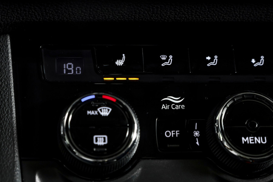 Škoda Karoq 1.5 TSI ACT 150 PK Business Edition - Automaat | Dig. Cockpit | Cruise | Stoel-+Stuurverw. | PDC | Camera | App. Connect | ECC | LED | LM 17" | 1944