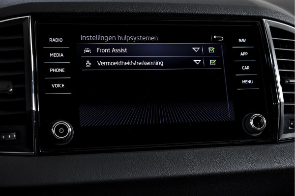 Škoda Karoq 1.5 TSI ACT 150 PK Business Edition - Automaat | Dig. Cockpit | Cruise | Stoel-+Stuurverw. | PDC | Camera | App. Connect | ECC | LED | LM 17" | 1944