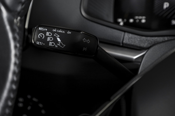 Škoda Karoq 1.5 TSI ACT 150 PK Business Edition - Automaat | Dig. Cockpit | Cruise | Stoel-+Stuurverw. | PDC | Camera | App. Connect | ECC | LED | LM 17" | 1944