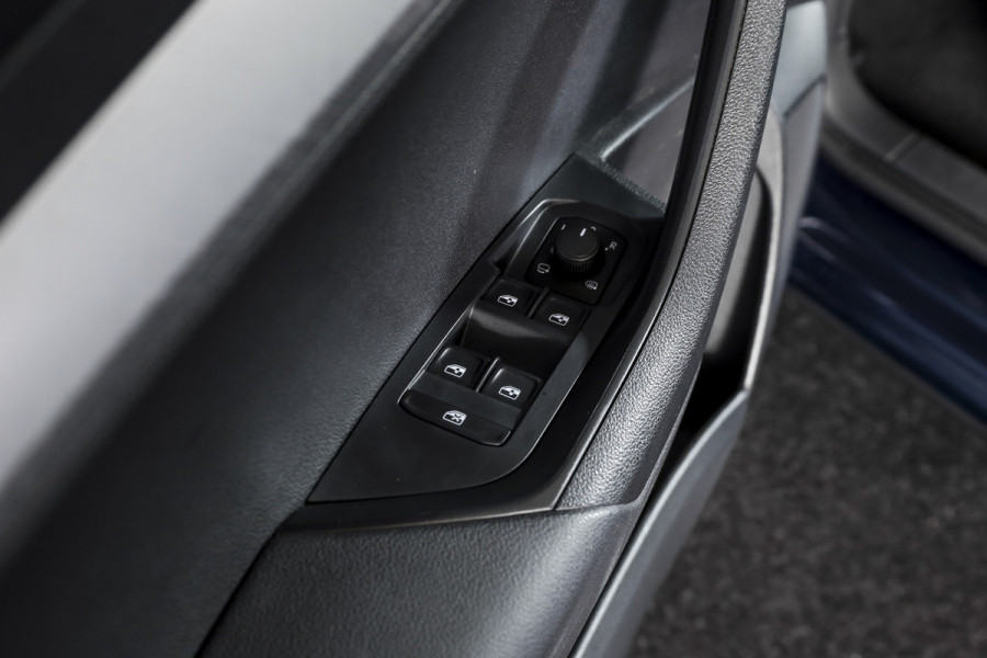 Škoda Karoq 1.5 TSI ACT 150 PK Business Edition - Automaat | Dig. Cockpit | Cruise | Stoel-+Stuurverw. | PDC | Camera | App. Connect | ECC | LED | LM 17" | 1944