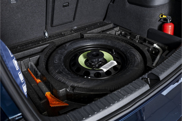 Škoda Karoq 1.5 TSI ACT 150 PK Business Edition - Automaat | Dig. Cockpit | Cruise | Stoel-+Stuurverw. | PDC | Camera | App. Connect | ECC | LED | LM 17" | 1944