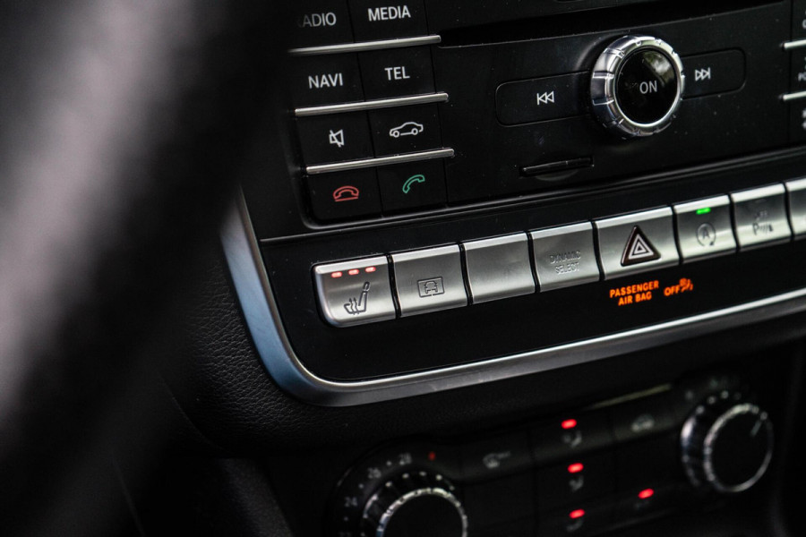 Mercedes-Benz GLA 220 4MATIC AMG Line Pano / Camera / Keyless